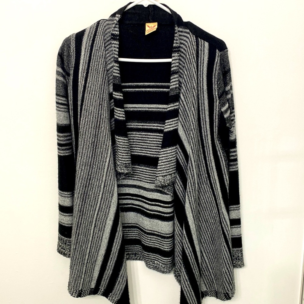 Cardigan sweater black white stripes.